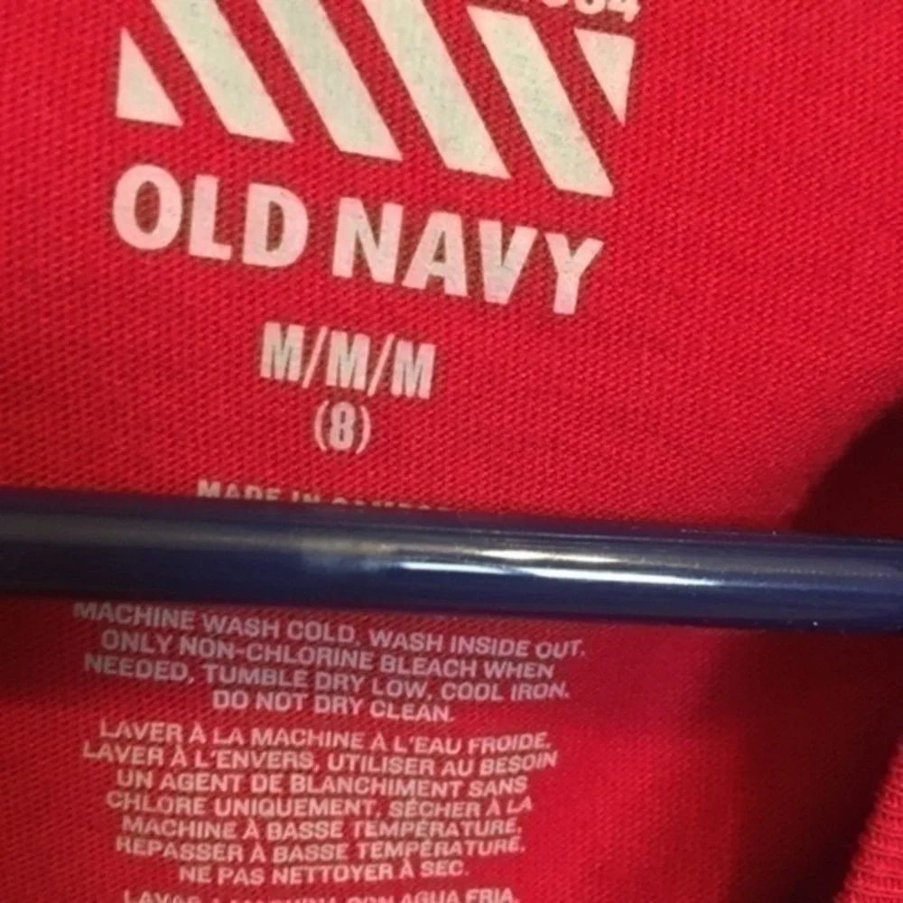 Boys size medium 8 Old Navy red T-shirt